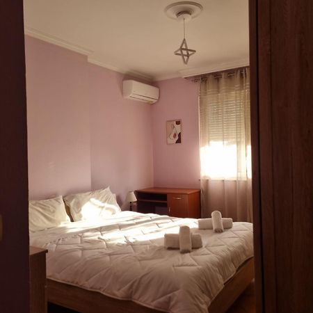 Sandra'S Apartment In Tirana Center ภายนอก รูปภาพ