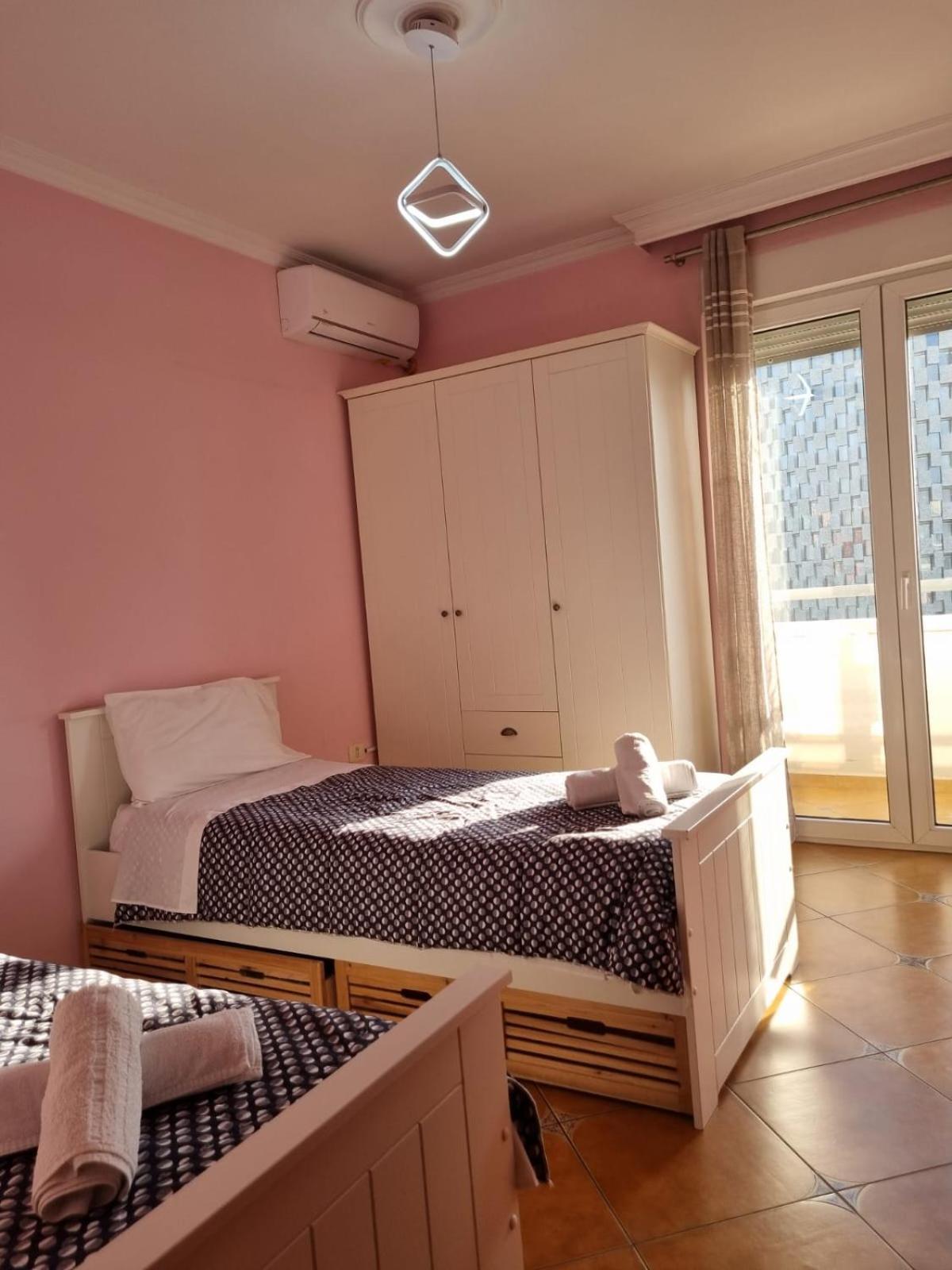 Sandra'S Apartment In Tirana Center ภายนอก รูปภาพ